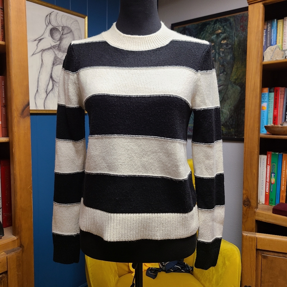 Banana Republic Sweater Size S - Picture 1 of 4